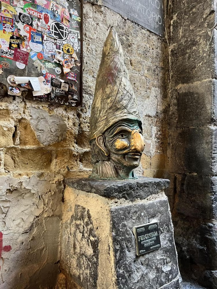 Colazione al Palazzo e city walk con lo Storico (per 2 persone)