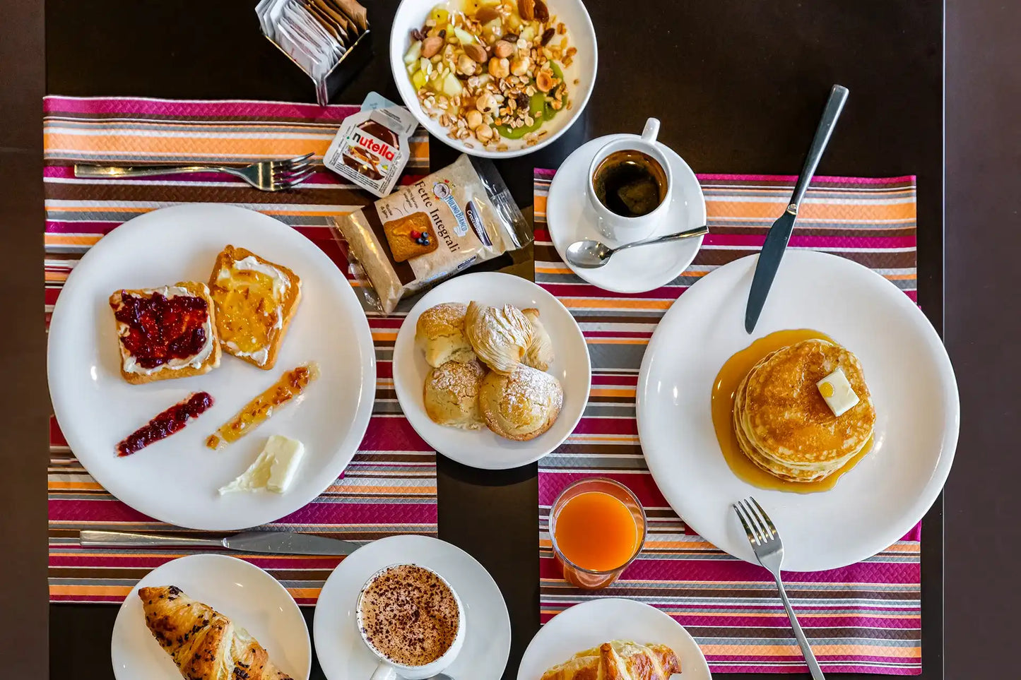 Colazione al Palazzo e city walk con lo Storico (per 2 persone)