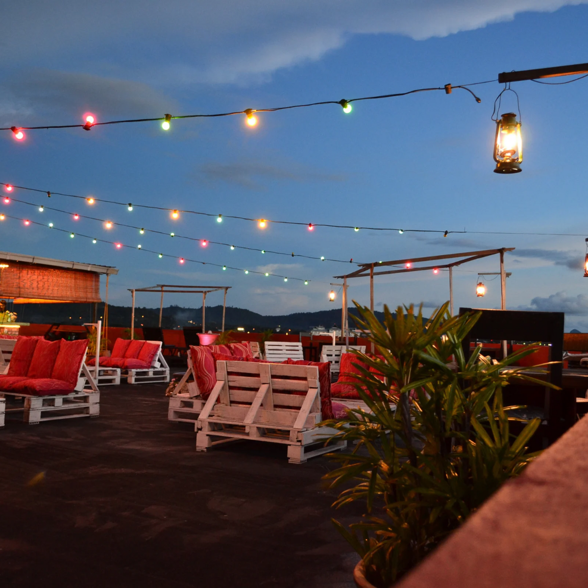 Aperitivo al tramonto su rooftop