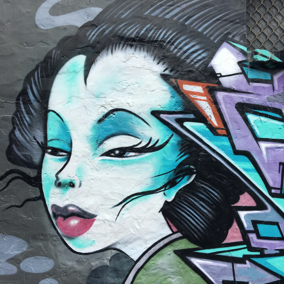 Street Art Tour - passeggiata tra i murales della città