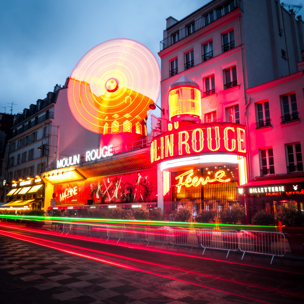Viaggio a Parigi con spettacolo di Cabaret